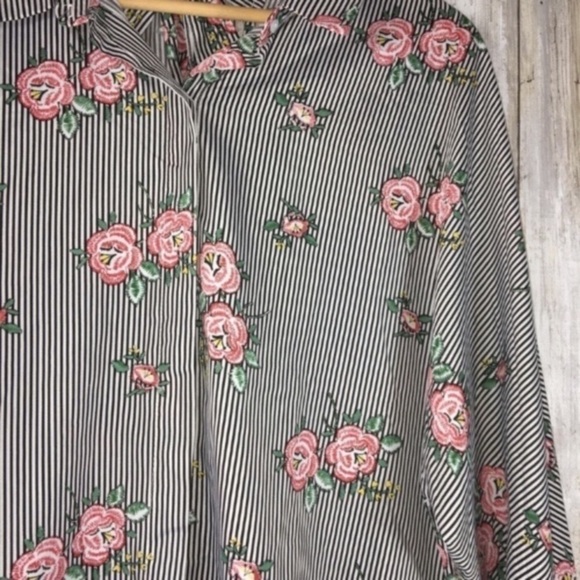 NWT Umgee Rose Striped Button Down Blouse - Picture 3 of 9